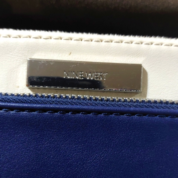 Nine West Navy & Cream Wristlet - Picture 4 of 8